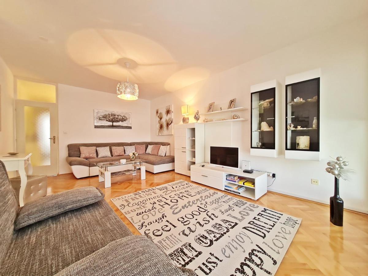 Beach Apartment Ivana Omiš Buitenkant foto