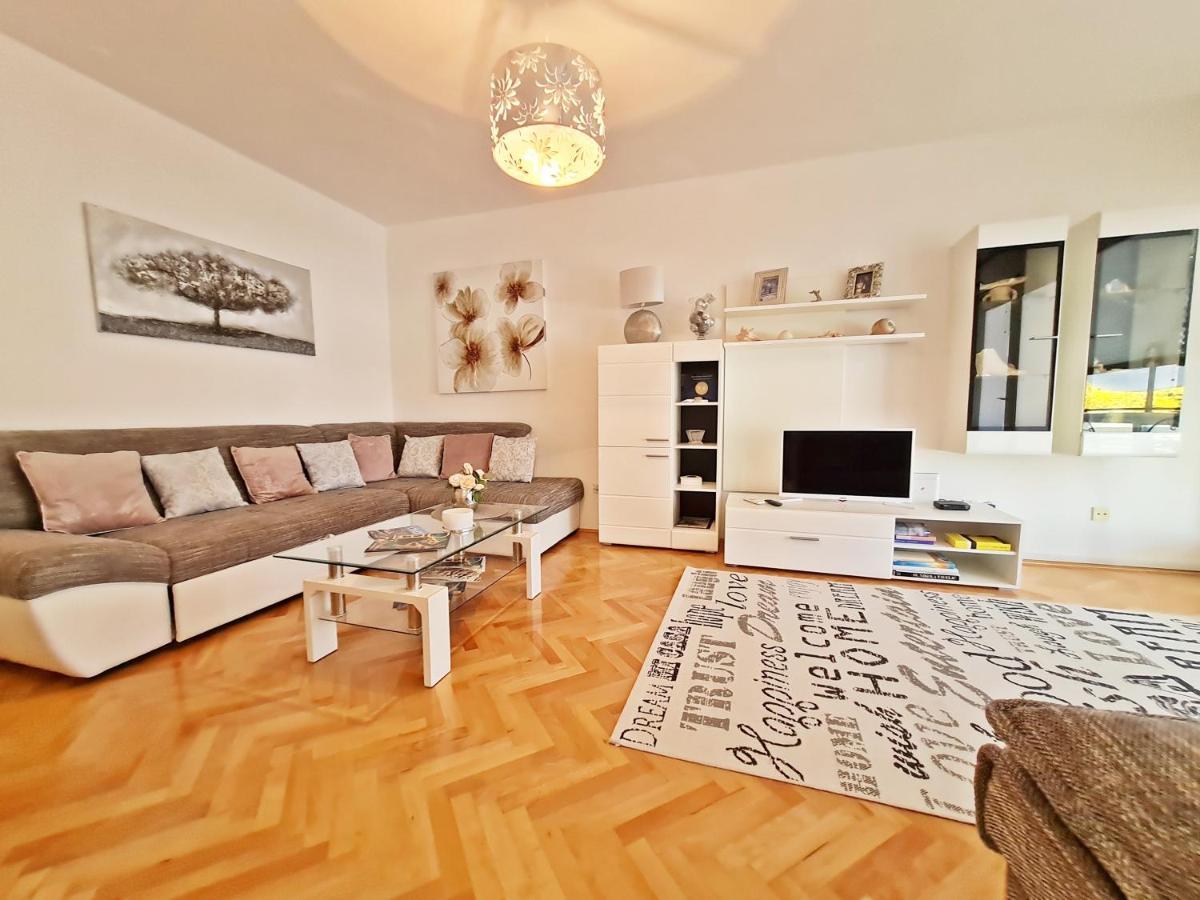 Beach Apartment Ivana Omiš Buitenkant foto