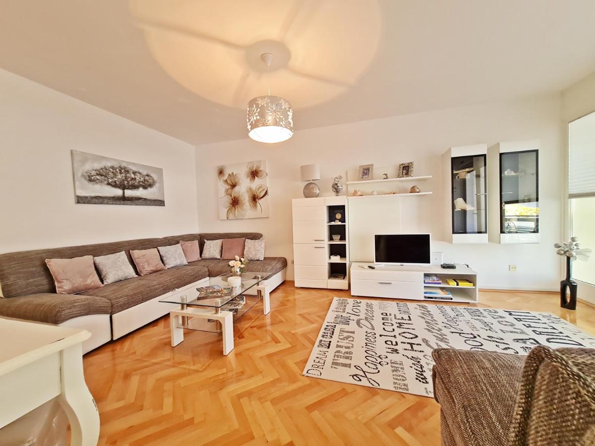Beach Apartment Ivana Omiš Buitenkant foto