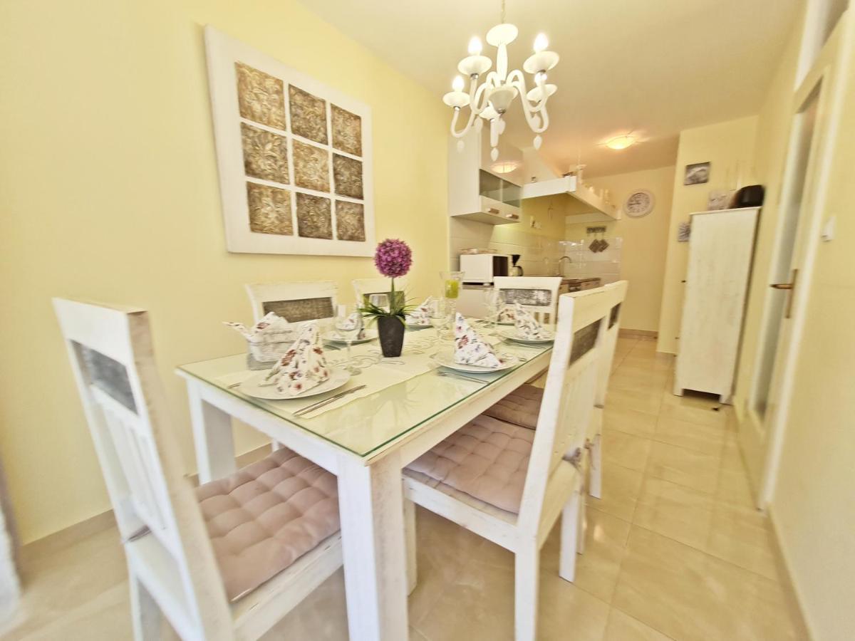 Beach Apartment Ivana Omiš Buitenkant foto