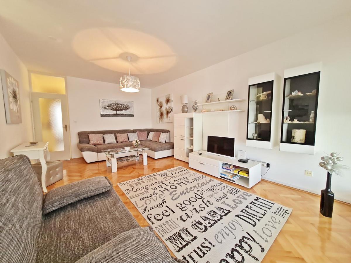 Beach Apartment Ivana Omiš Buitenkant foto