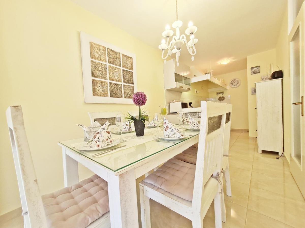 Beach Apartment Ivana Omiš Buitenkant foto