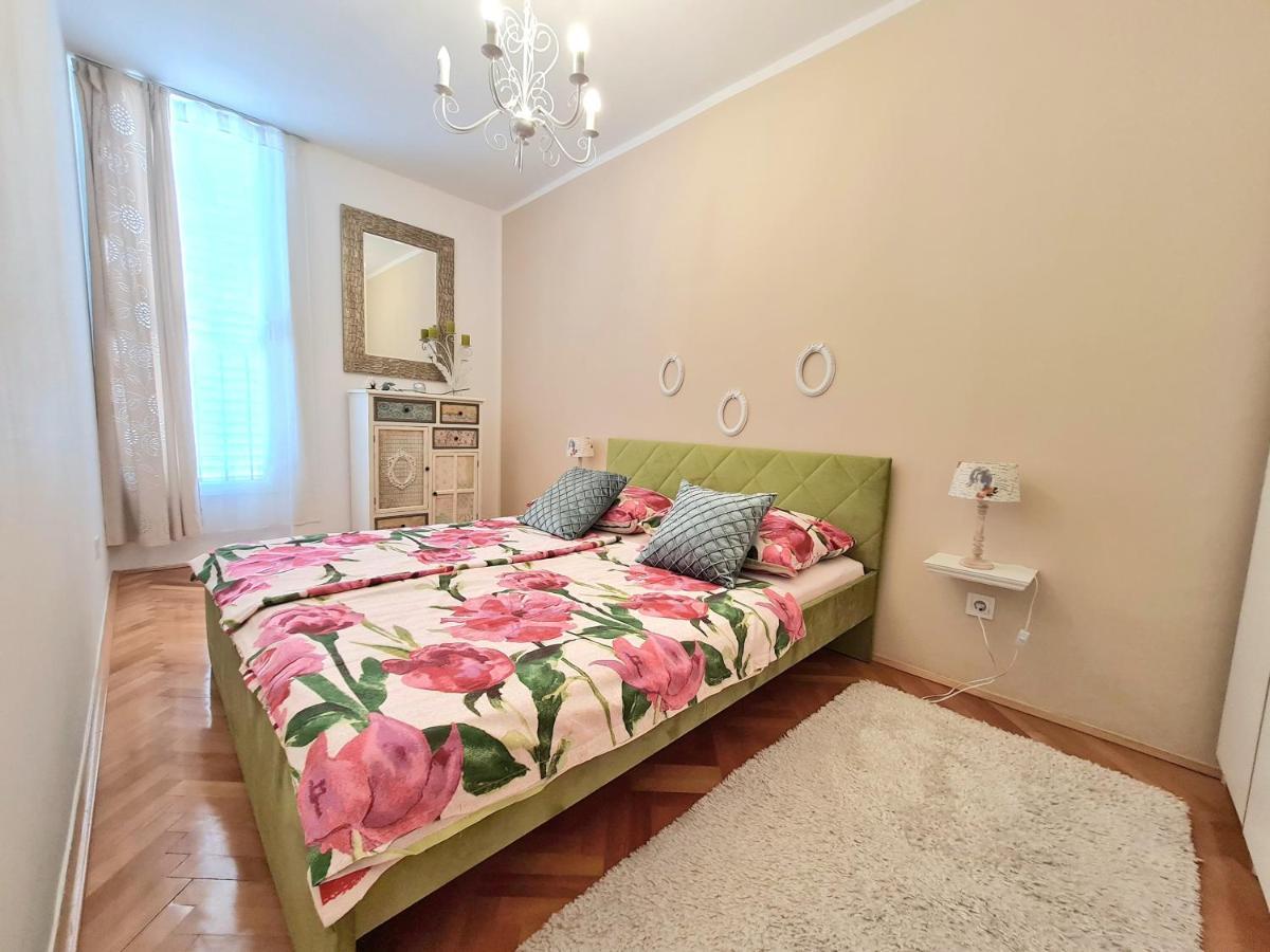 Beach Apartment Ivana Omiš Buitenkant foto