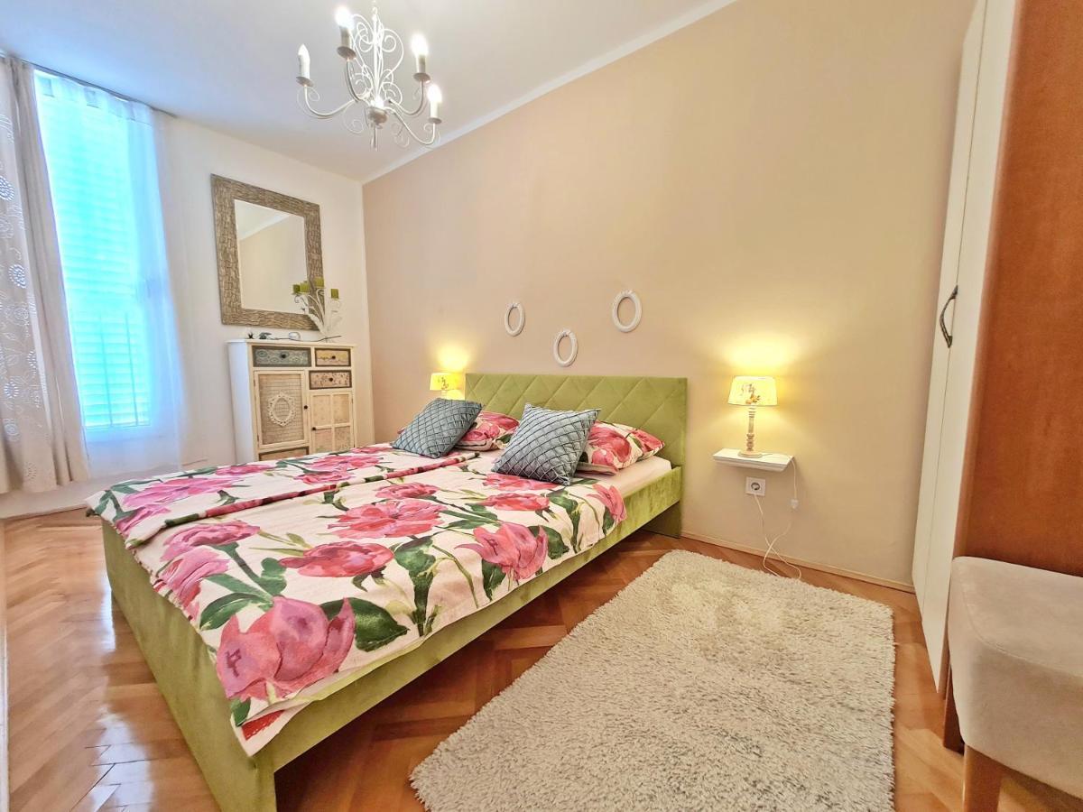 Beach Apartment Ivana Omiš Buitenkant foto